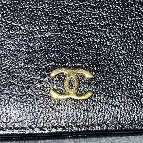 Preloved Chanel bifold wallet pristine condition black with gold CC logo - Picture 3 of 12